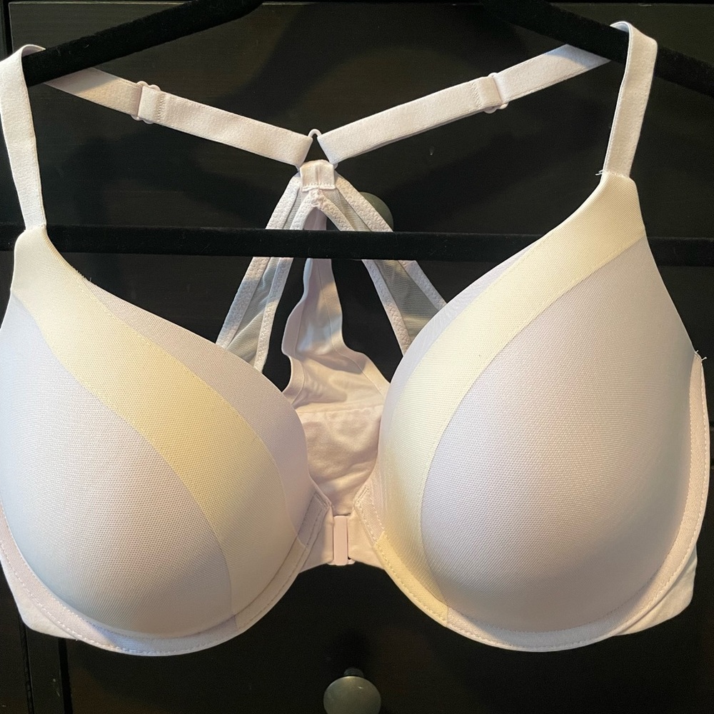 Never Worn Victoria’s Secret Racerback lavender front closure bra 36DDD